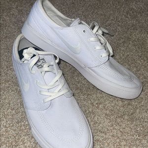 Nike SB Janoski RM White Canvas Skate Shoes